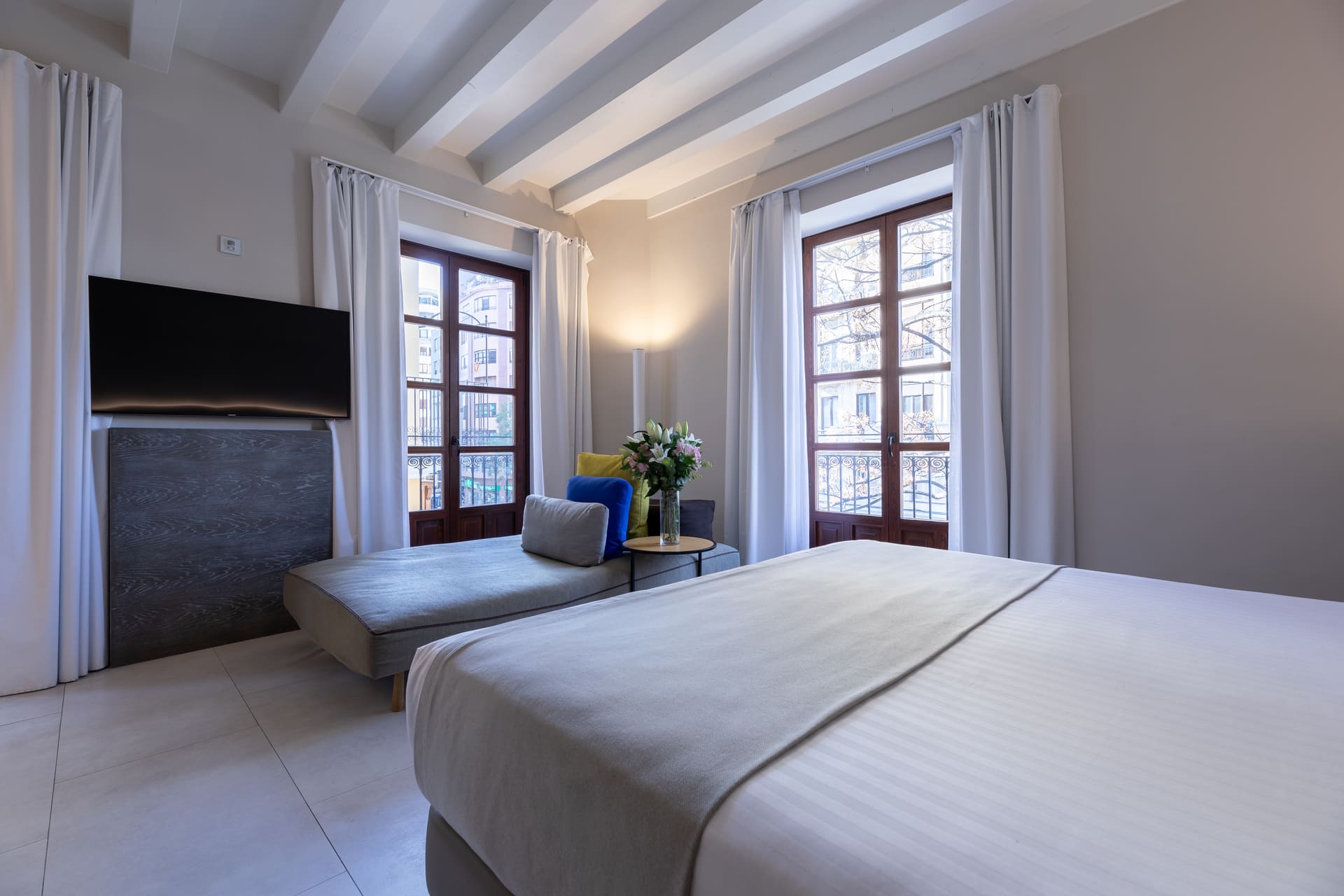 hotel-plaza-mercado-triple-exterior-1